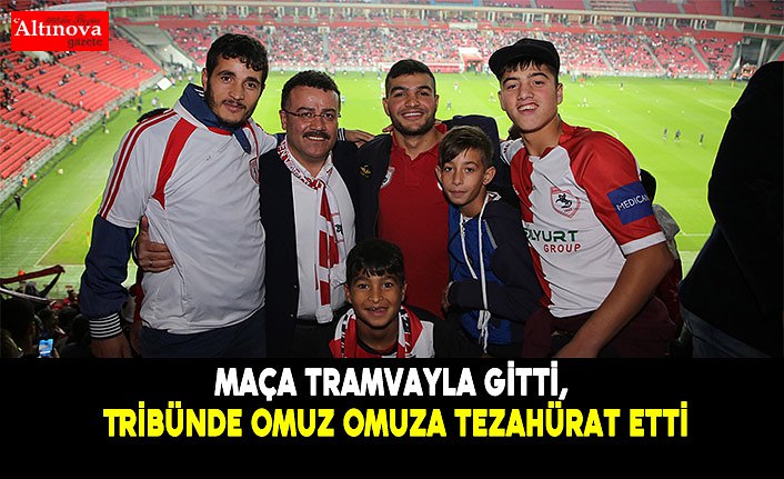 Maça tramvayla gitti, Tribünde omuz omuza tezahürat etti