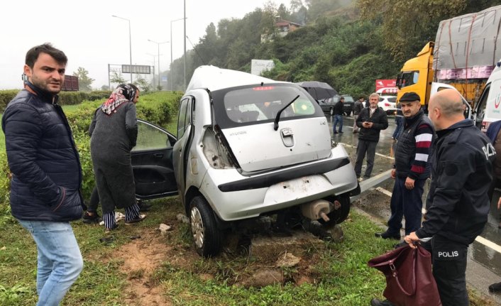 Rize'de otomobil elektrik direğine çarptı: 1 ölü