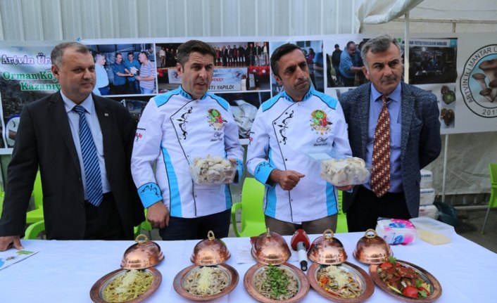 Sarp Sınır Kapısı'nda kayın mantarı ikramı