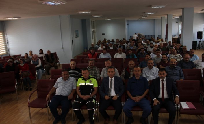 Suluova'da servis çalışanlarına trafik eğitimi