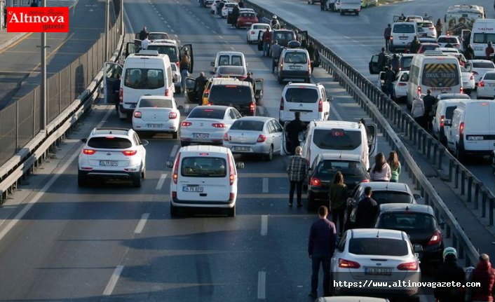 Büyük Önder Atatürk'ü anıyoruz