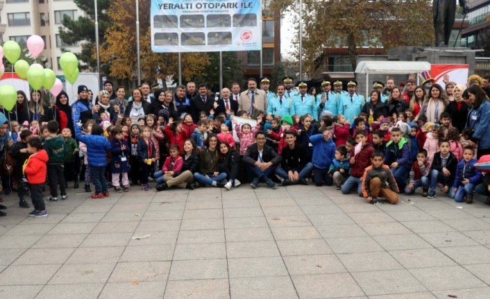 Çocuk haklarına dikkat çekmek için bir araya geldiler