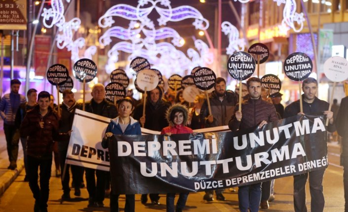 Düzce depreminde hayatını kaybedenler anıldı