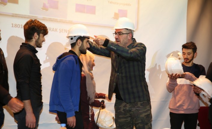 Genç mühendis adayları için baret giyme töreni yapıldı