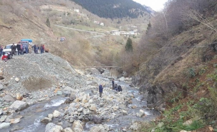 Hayvanlarını otlatırken dereye düşerek yaşamını yitirdi