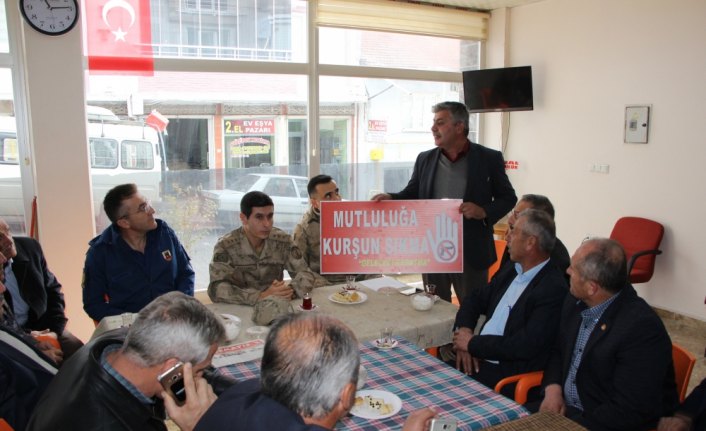 Jandarma, silah kullanımına karşı muhtarları bilgilendirdi