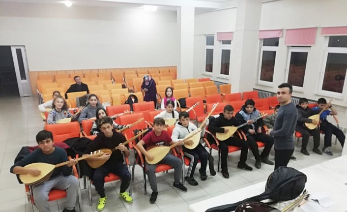 Ladik HEM'den bağlama kursu