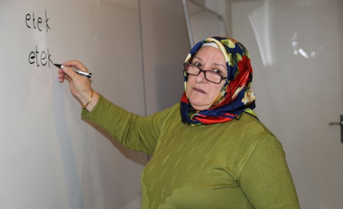 Okuma yazma seferberliği kadınların yüzünü güldürüyor