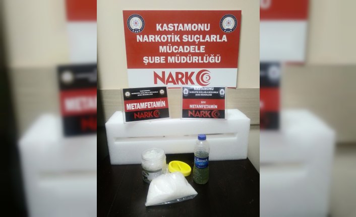 Otomobilin hava filtresinden uyuşturucu çıktı