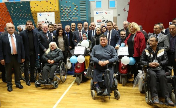 Samsun'da engellilere 255 akülü araç dağıtıldı