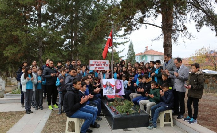 Şehit öğretmen Aybüke Yalçın mezarı başında anıldı