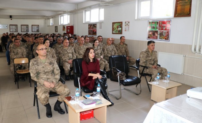 Tokat'ta kadına yönelik şiddetle mücadele semineri