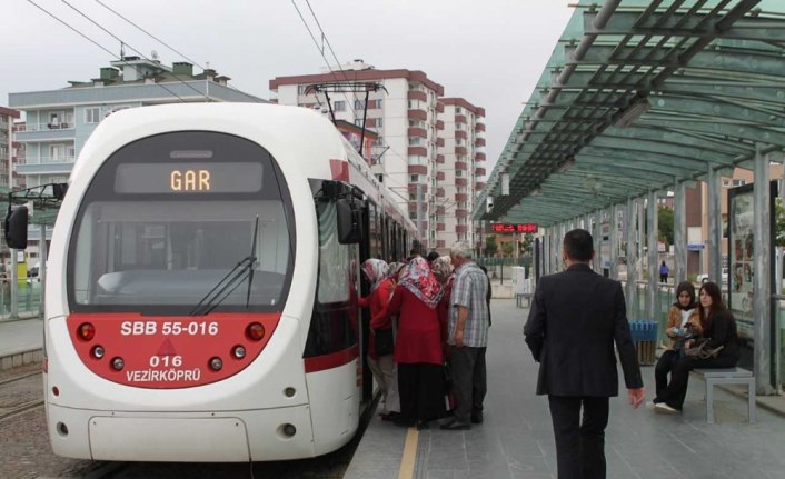 Tramvaylar cuma günü rekor yolcu sayısına ulaştı