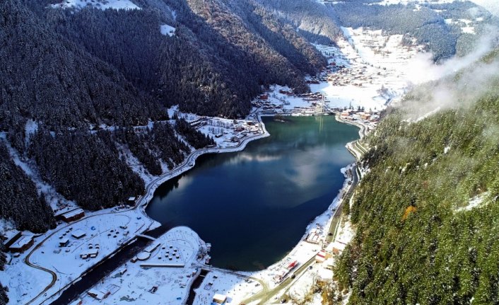 Uzungöl beyaza büründü