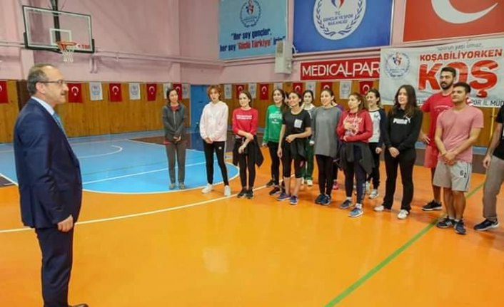 Vali Yavuz, amatör sporun sorunlarını dinledi