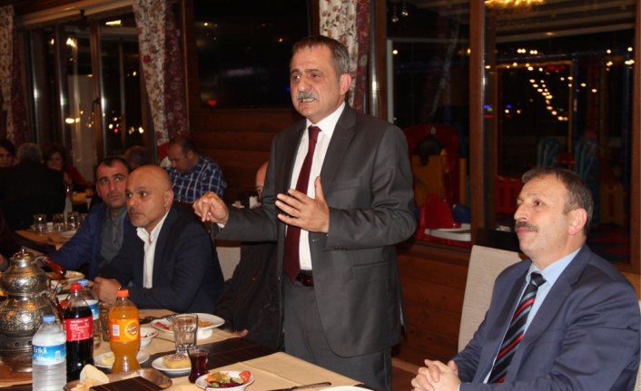 Yomra Belediye Başkanı Sağıroğlu, AK Parti teşkilatıyla bir araya geldi