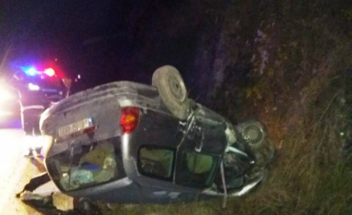 Amasya'da otomobil devrildi: 6 yaralı