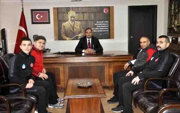 Başarılı halterci Kaymakam Demirkale’yi ziyaret etti