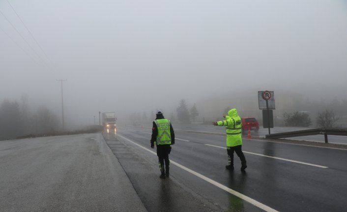 Bolu Dağı'nda kış lastiği uygulaması