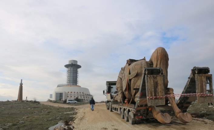 Bolu'da Köroğlu heykelinin montajına başlanacak