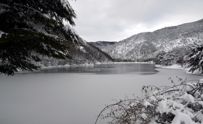Boraboy Gölü buz tuttu