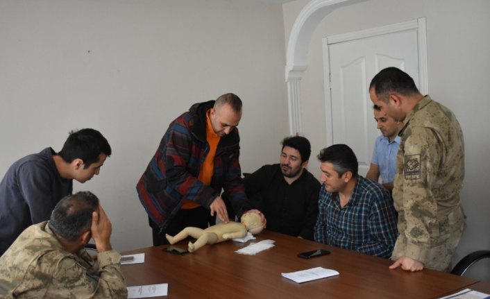 Doğankent'te kamu çalışanlarına ilk yardım eğitimi