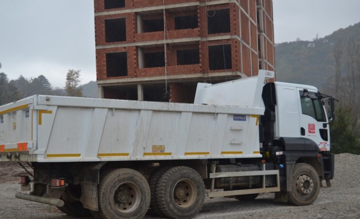 Doğanyurt Belediyesi'ne damperli kamyon hibe edildi
