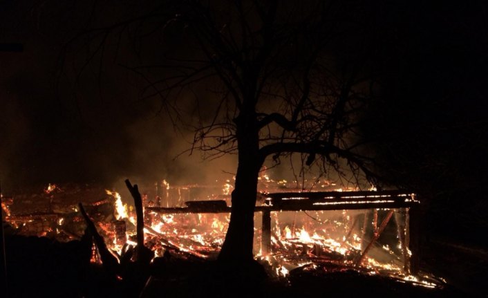 Karabük'te ev yangını