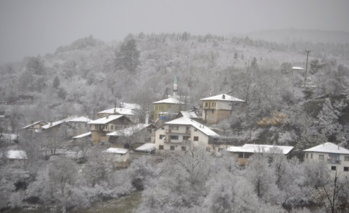 Karabük'te kar etkili oluyor
