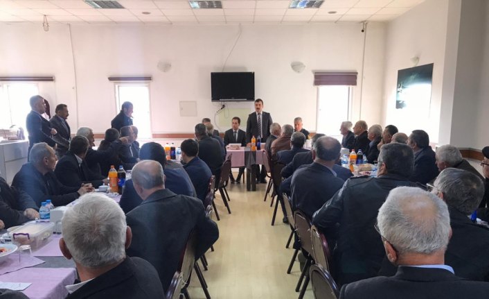 Kavak'ta muhtarlara bilgilendirme toplantısı