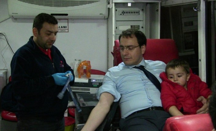 Kaymakam Türker'den kan bağışı