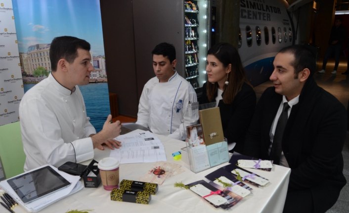 Otel ve yiyecek-içecek işletmeleri Özyeğin Üniversitesi'nde öğrencilerle buluştu