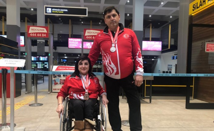 Paralimpik milli sporculara coşkulu karşılama