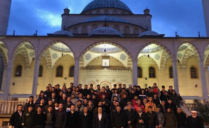 Samsun'da gençler sabah namazında buluştu