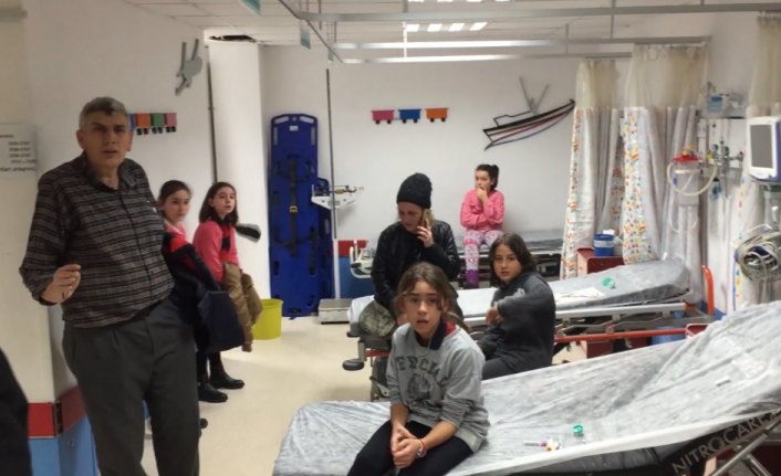 Samsun'da okulda gıda zehirlenmesi şüphesi