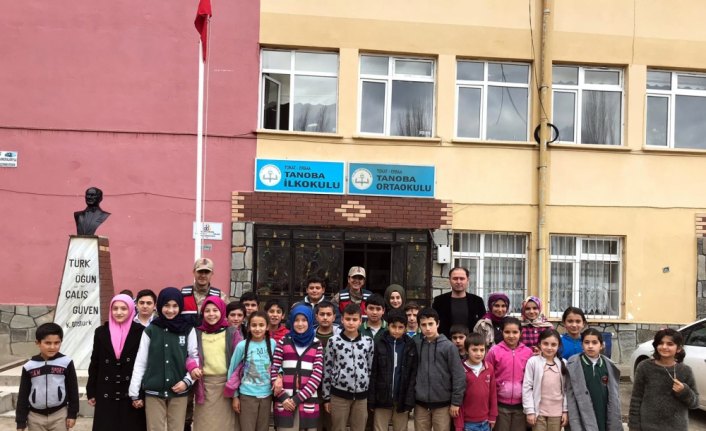 Tokat'ta huzurlu parklar ve okul önleri uygulaması