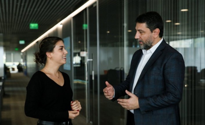 Turkcell'in genç çalışanları yeni neslin dünyasını yöneticilerine anlatıyor
