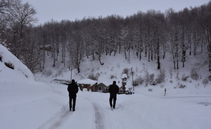Ulugöl beyaza büründü