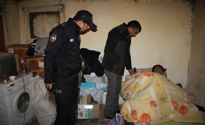 Yalnız yaşayan diyaliz hastasına polis sahip çıktı