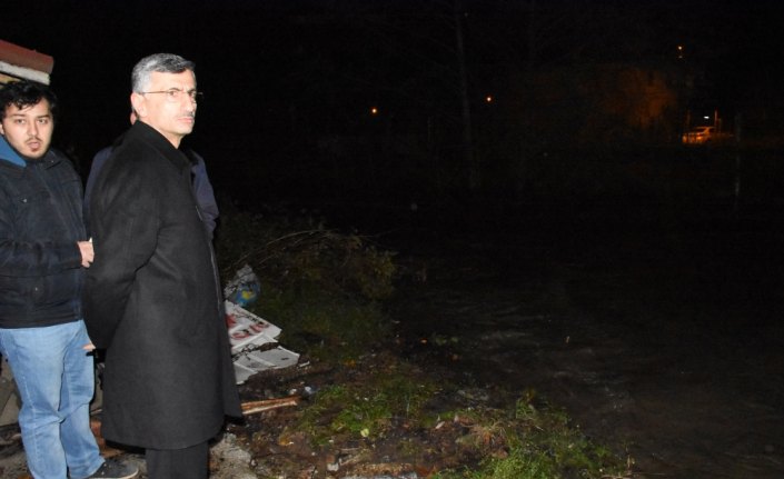 Zonguldak'ta sağanak taşkına neden oldu