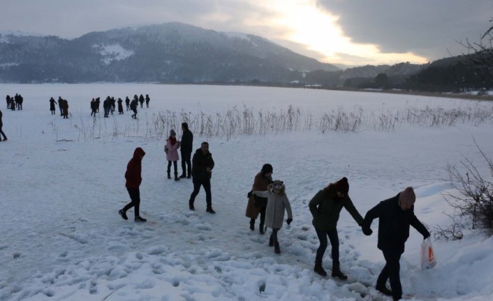 Abant'ta yarıyıl tatili yoğunluğu