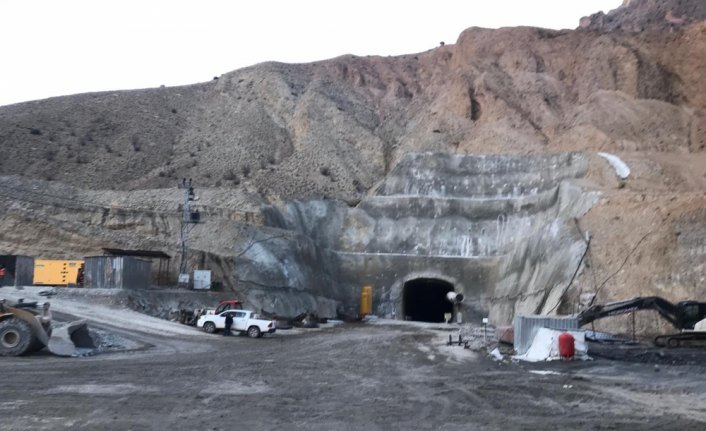 Artvin'de tünel çalışmasında kaza