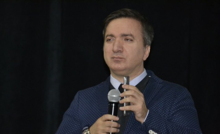 Bakan Selçuk Safranbolu'daki seminere telefonla bağlandı