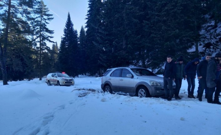 Bartın Uluyayla'da mahsur kalan 3 kişi kurtarıldı