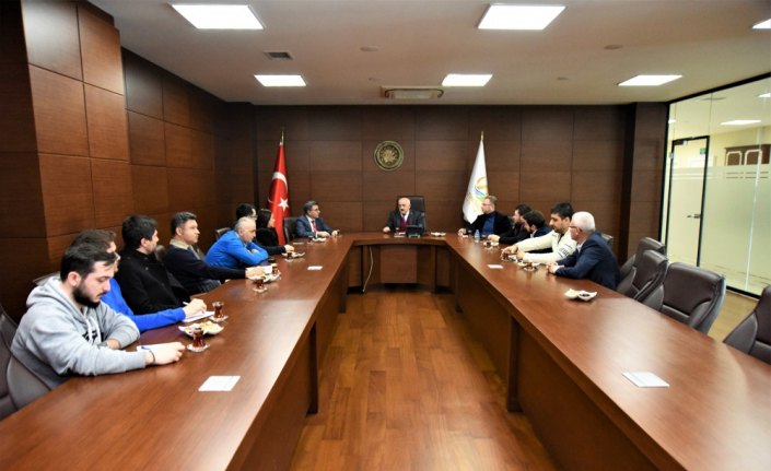 Başkan Tezcan, firma temsilcileriyle buluştu