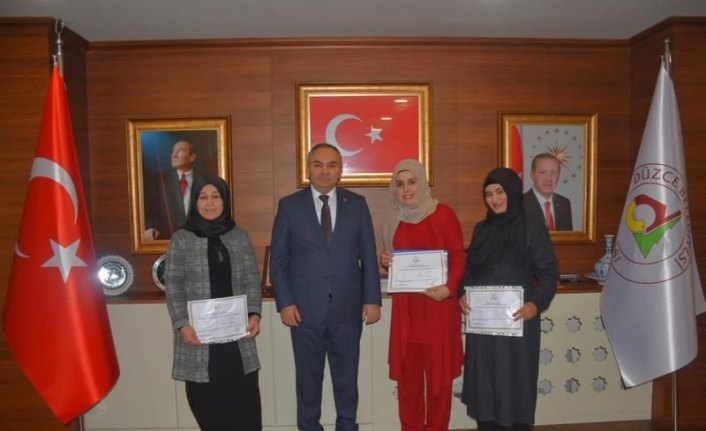 Belediye Başkanı Ay'dan okuma-yazmaya destek