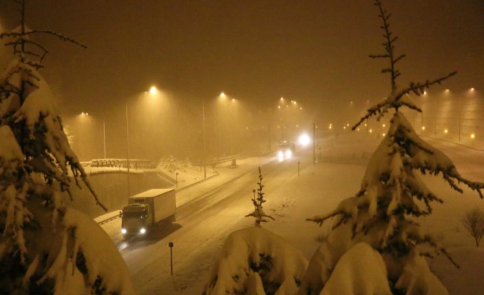 Bolu'da yoğun kar yağışı