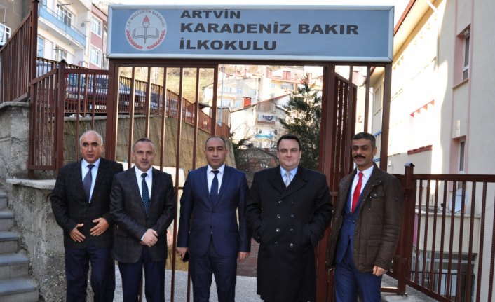 Denetimli serbestlik yükümlüleri okulların bakımını yapıyor