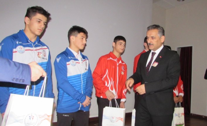 Efsane güreşçi Yaşar Doğu doğum yeri Kavak'ta anıldı