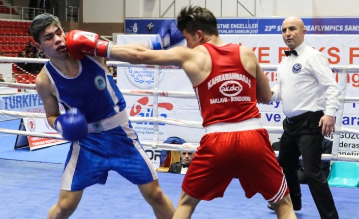 Genç boksörler Samsun'da ringe çıktı